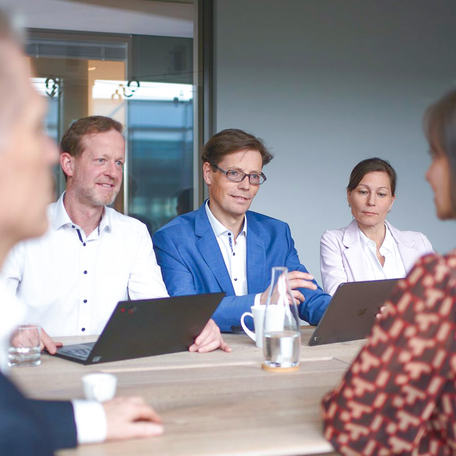 Sprechen Sie mich an und gewinnen Sie einen Interimsmanager der komplexe Zusammenhänge versteht, zusammenfasst und auf den Punkt bringt